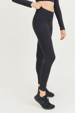 Load image into Gallery viewer, Leopard Jacquard TACTEL Leggings