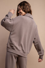 Load image into Gallery viewer, Effortless Essential Scuba Pullover - Mocha
