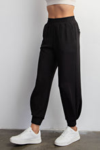 Load image into Gallery viewer, Effortless Essential Scuba Tulip Joggers - Black
