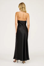 Load image into Gallery viewer, Woman wearing a black strapless gown on a white background
